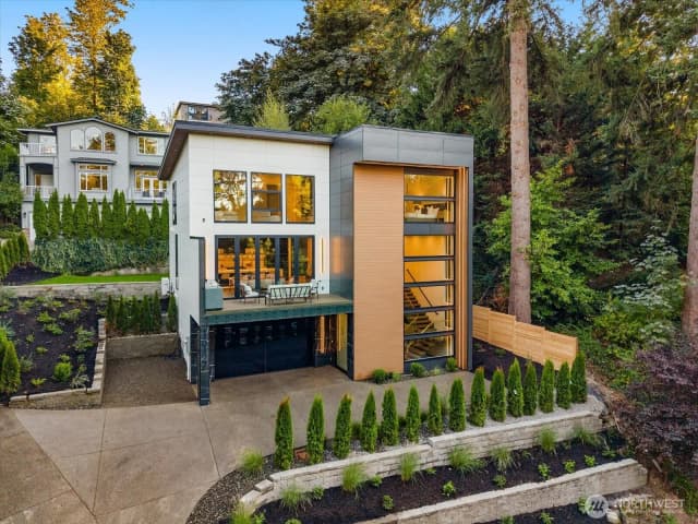 Property photo for 16127 Se 44th Way, Bellevue