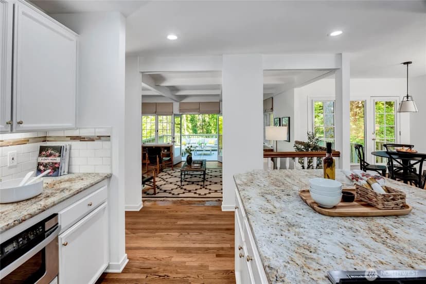 Property photo for 8140 Evergreen Lane, Mercer Island photo 17