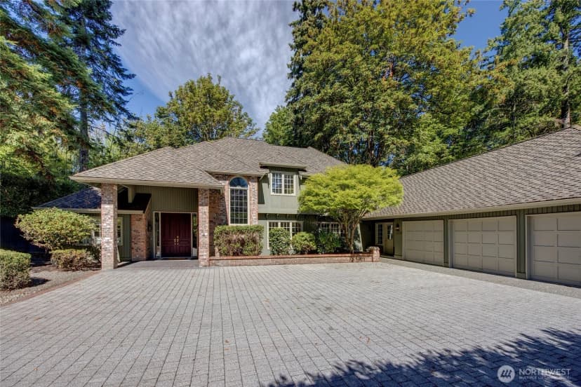 Property photo for 8140 Evergreen Lane, Mercer Island photo 2