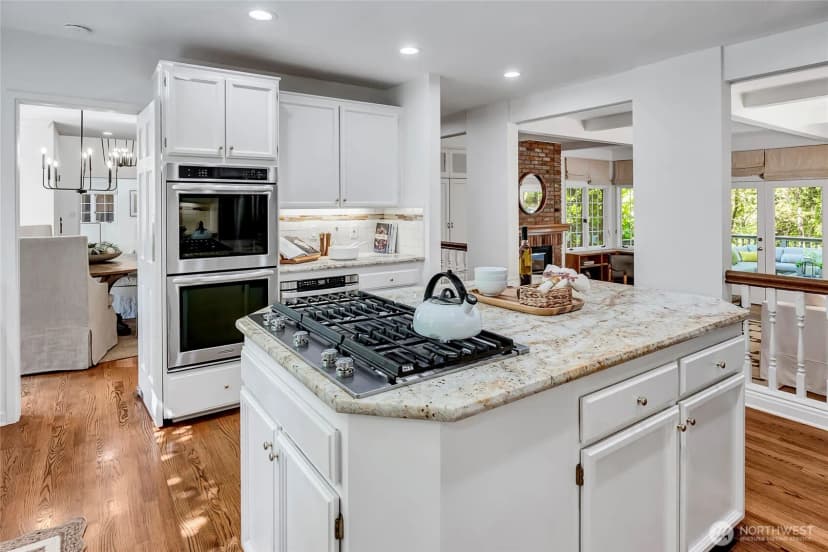 Property photo for 8140 Evergreen Lane, Mercer Island photo 15