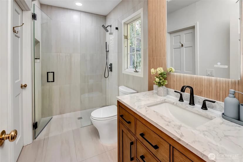 Property photo for 8140 Evergreen Lane, Mercer Island photo 26