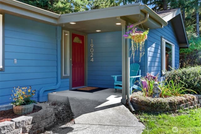 Property photo for 19024 140th Avenue Se, Renton photo 2