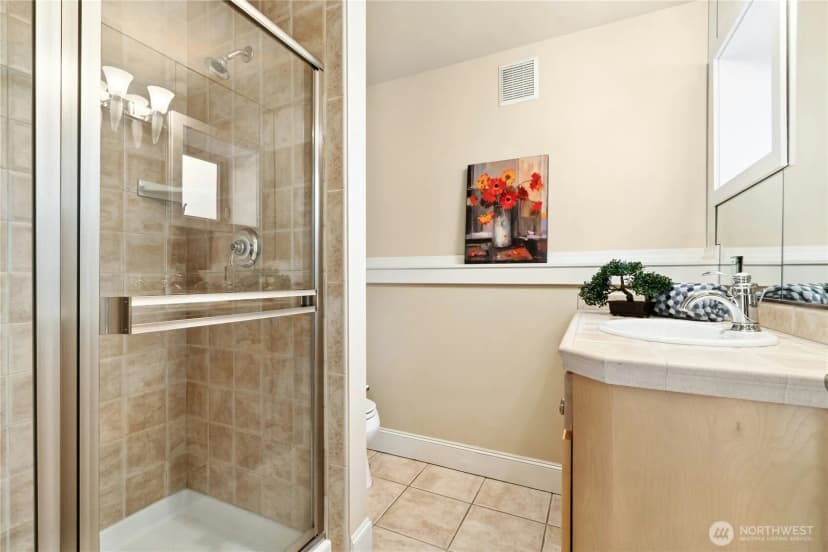 Property photo for 7003 117th Place Ne, Kirkland photo 28
