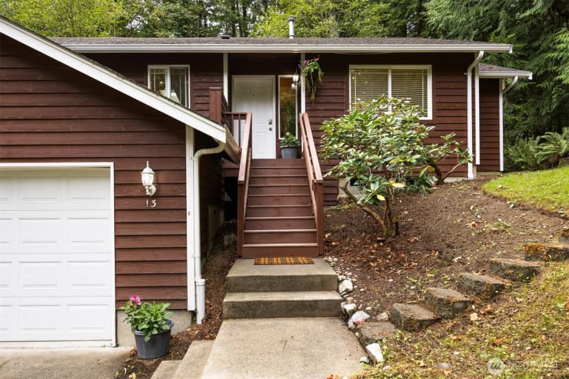Property photo for 13 Rocky Ridge Drive, Bellingham photo 2