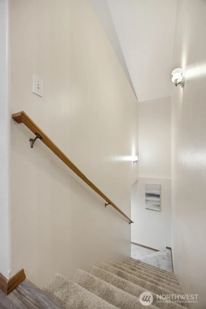 Property photo for 13 Rocky Ridge Drive, Bellingham photo 25