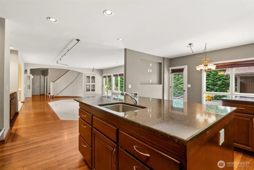 Property photo for 19305 4th Street Sw, Normandy Park photo 8