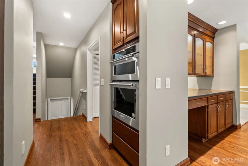 Property photo for 19305 4th Street Sw, Normandy Park photo 10