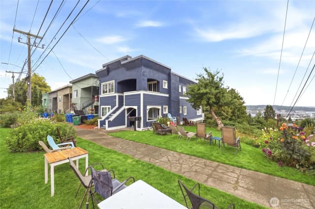 Property photo for 4259 Greenwood Avenue N, Seattle photo 5