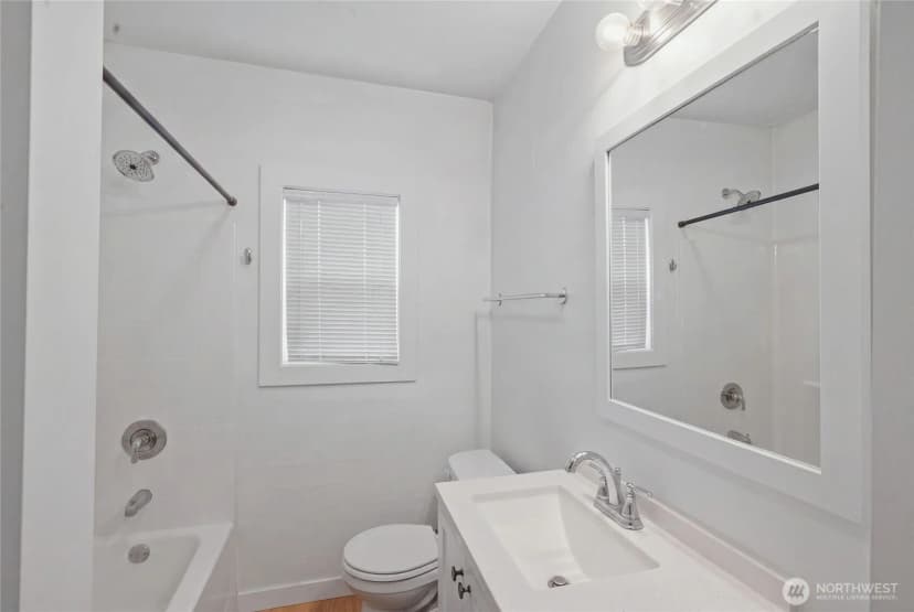 Property photo for 4259 Greenwood Avenue N, Seattle photo 19