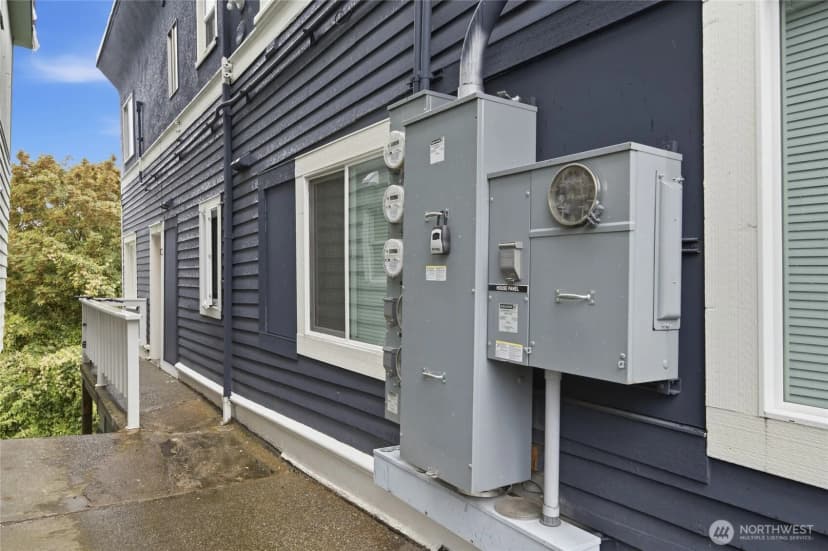Property photo for 4259 Greenwood Avenue N, Seattle photo 30