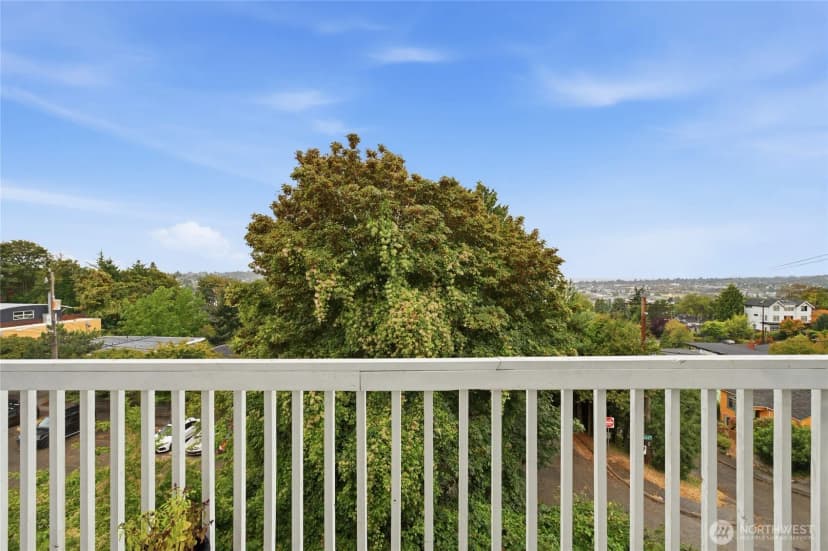 Property photo for 4259 Greenwood Avenue N, Seattle photo 10