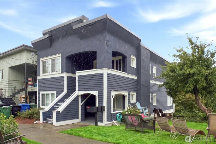 Property photo for 4259 Greenwood Avenue N, Seattle photo 4