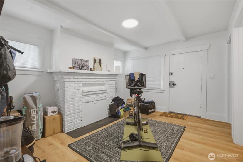 Property photo for 4259 Greenwood Avenue N, Seattle photo 7