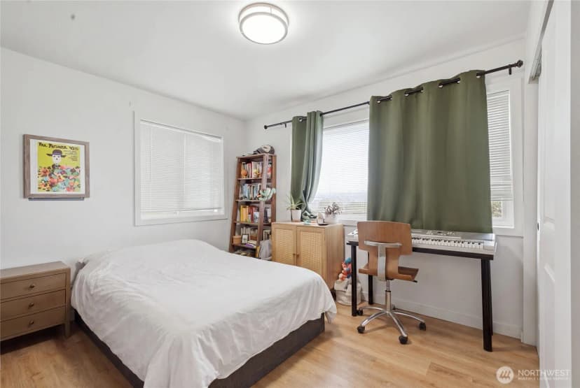 Property photo for 4259 Greenwood Avenue N, Seattle photo 23