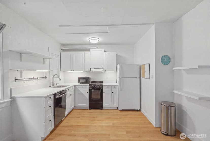 Property photo for 4259 Greenwood Avenue N, Seattle photo 16