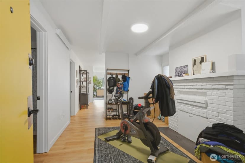 Property photo for 4259 Greenwood Avenue N, Seattle photo 6