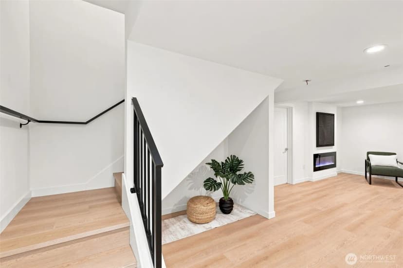 Property photo for 4807 15th Avenue S, Seattle photo 24