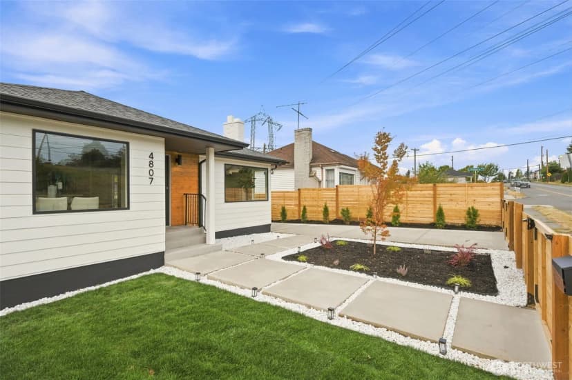 Property photo for 4807 15th Avenue S, Seattle photo 4