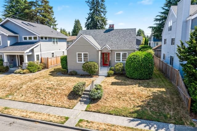 Property photo for 5510 43rd Avenue Ne, Seattle photo 2