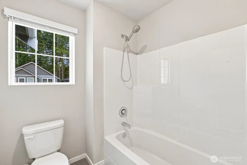 Property photo for 18419 7th Avenue W, Bothell photo 32