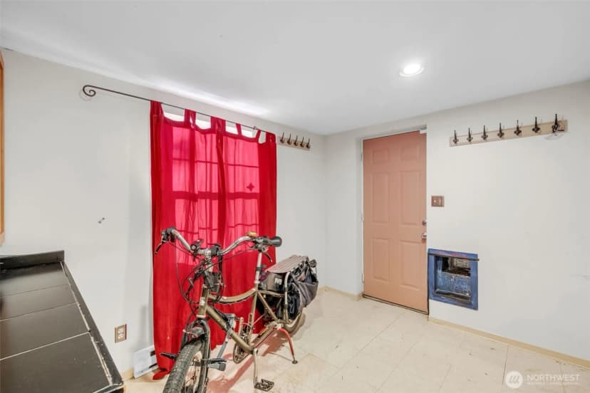Property photo for 8814 14th Avenue Sw, Seattle photo 17