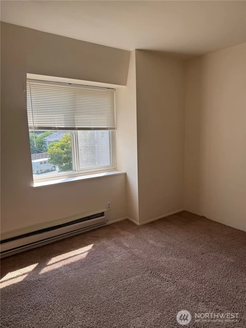Property photo for 3910 Ne 51st Street, Seattle photo 12