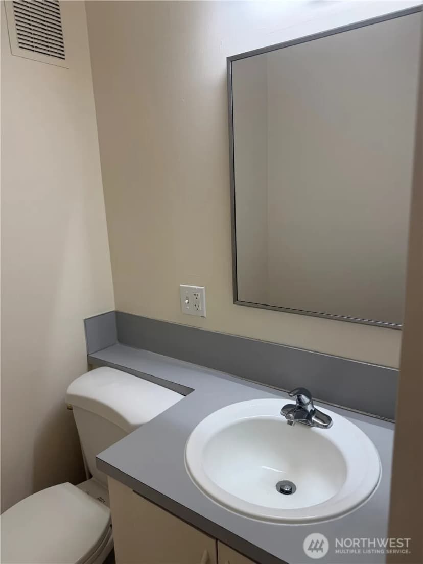 Property photo for 3910 Ne 51st Street, Seattle photo 10