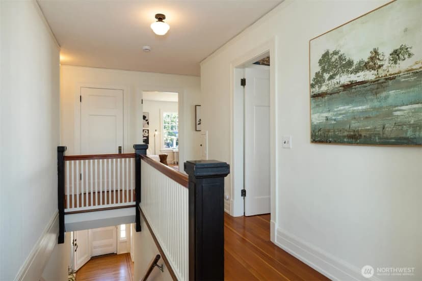 Property photo for 2822 10th Avenue E, Seattle photo 18