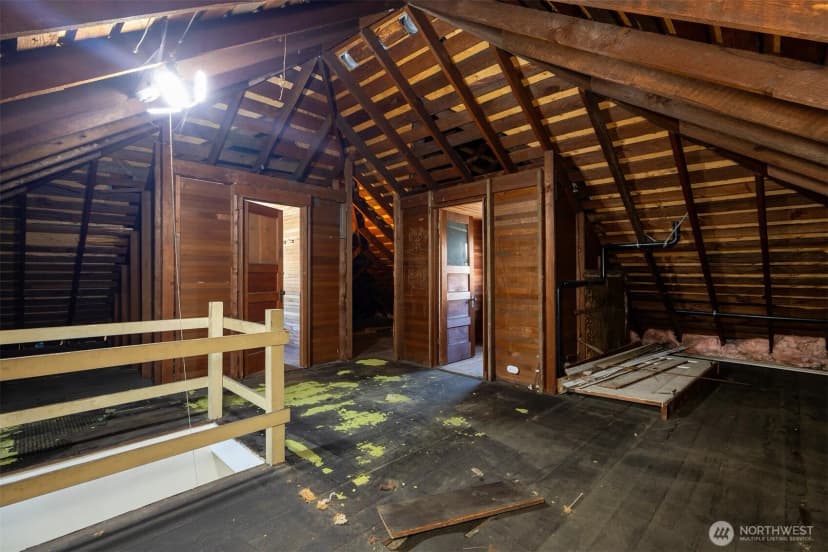 Property photo for 2822 10th Avenue E, Seattle photo 33