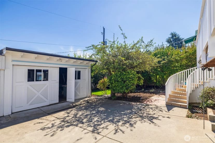Property photo for 2822 10th Avenue E, Seattle photo 35