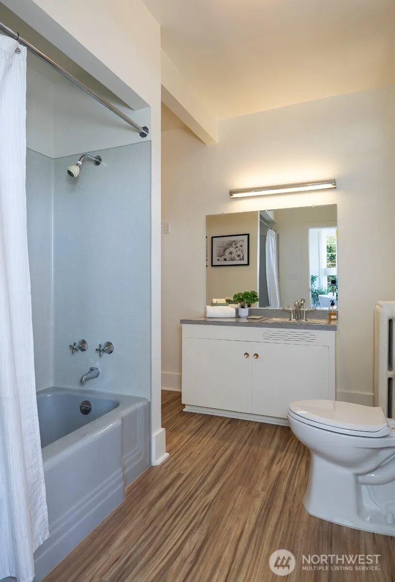 Property photo for 2822 10th Avenue E, Seattle photo 17