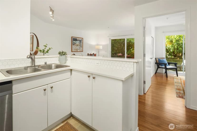 Property photo for 323 Queen Anne Avenue N #217, Seattle photo 11