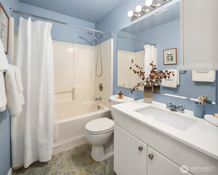 Property photo for 323 Queen Anne Avenue N #217, Seattle photo 14