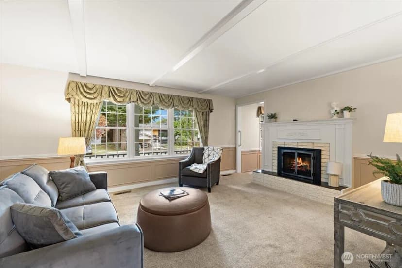 Property photo for 10231 41st Avenue Sw, Seattle photo 6