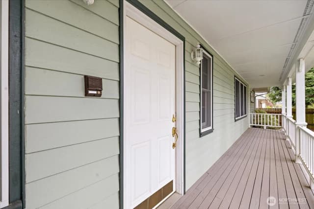 Property photo for 10231 41st Avenue Sw, Seattle photo 4