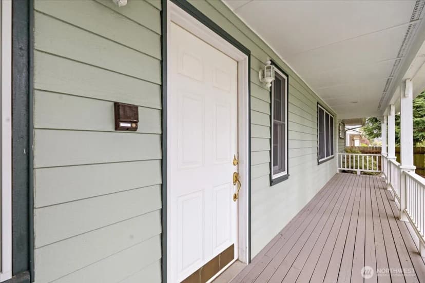 Property photo for 10231 41st Avenue Sw, Seattle photo 4