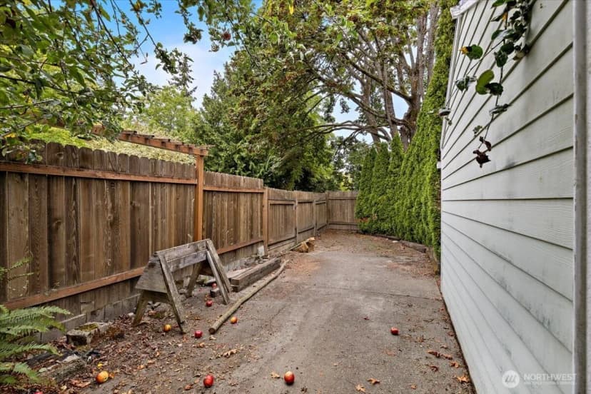 Property photo for 10231 41st Avenue Sw, Seattle photo 33