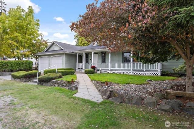 Property photo for 10231 41st Avenue Sw, Seattle photo 2