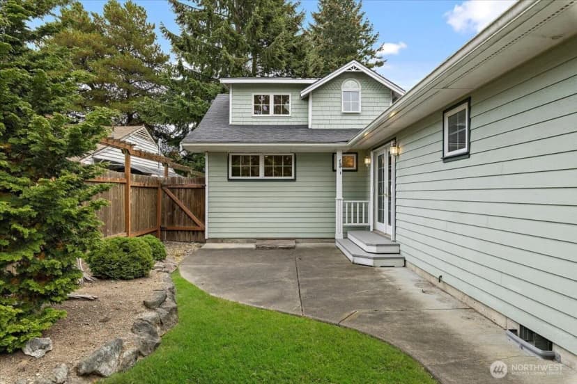 Property photo for 10231 41st Avenue Sw, Seattle photo 26