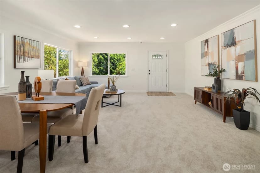 Property photo for 10218 Aqua Way S, Seattle photo 4