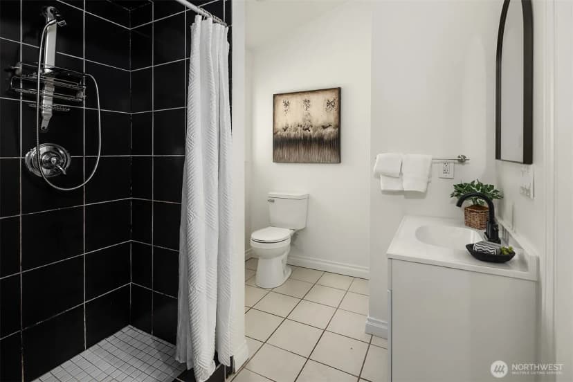 Property photo for 10218 Aqua Way S, Seattle photo 18