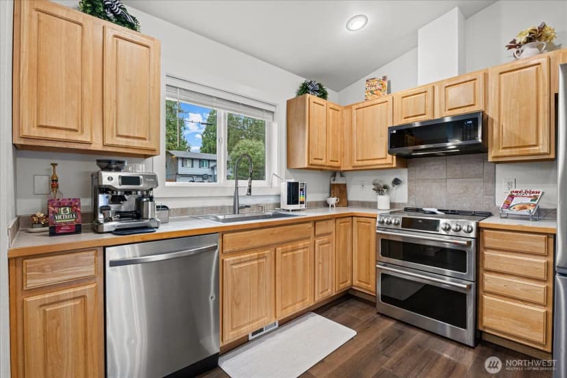 Property photo for 20206 La Paloma Drive E, Bonney Lake photo 3
