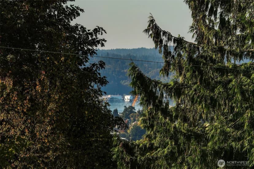 Property photo for 1541 Sheridan Road #e3, Bremerton photo 12