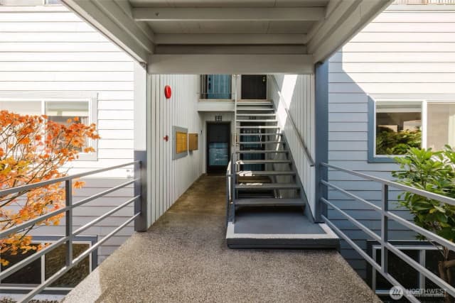 Property photo for 1541 Sheridan Road #e3, Bremerton photo 2