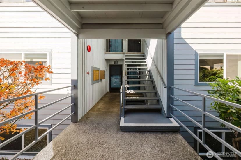 Property photo for 1541 Sheridan Road #e3, Bremerton photo 2