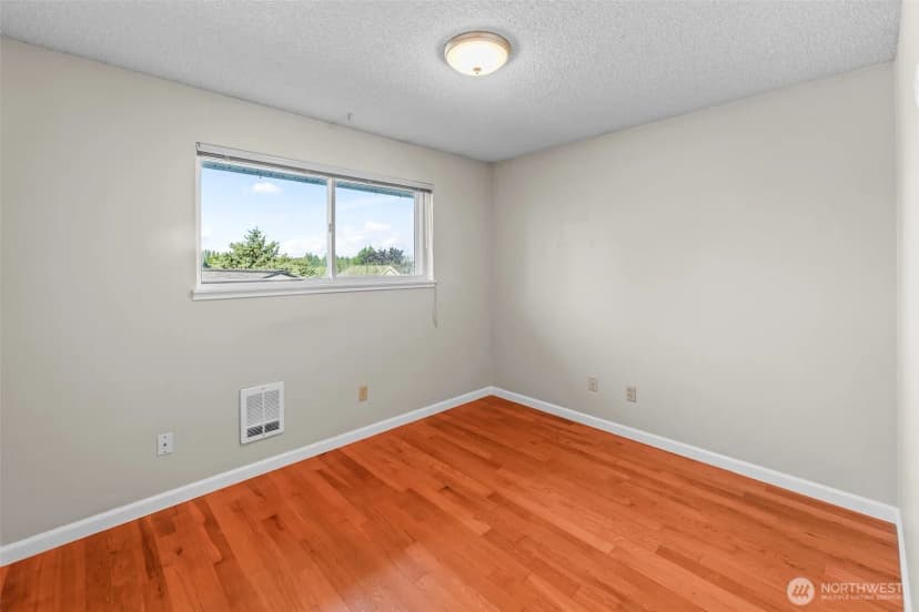 Property photo for 1908 Ne Bentley Drive, Bremerton photo 20
