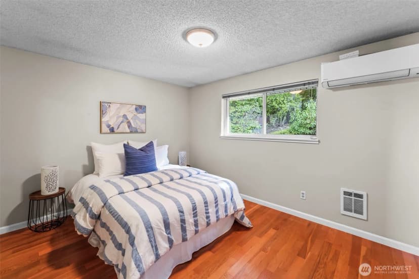 Property photo for 1908 Ne Bentley Drive, Bremerton photo 12