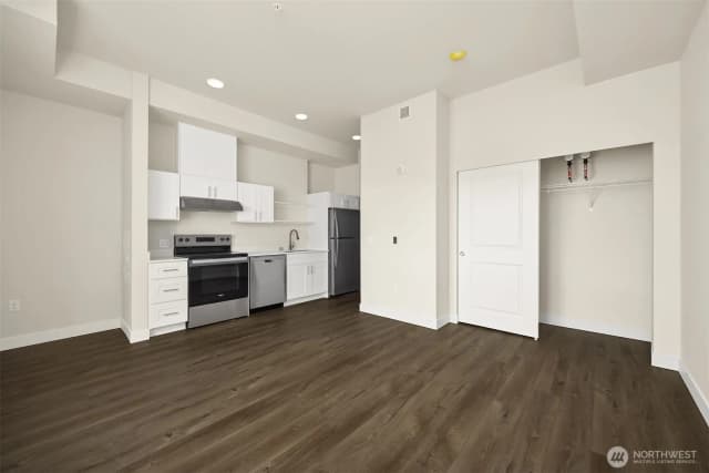 Property photo for 5022 Martin Luther King Jr Way S #509, Seattle photo 4