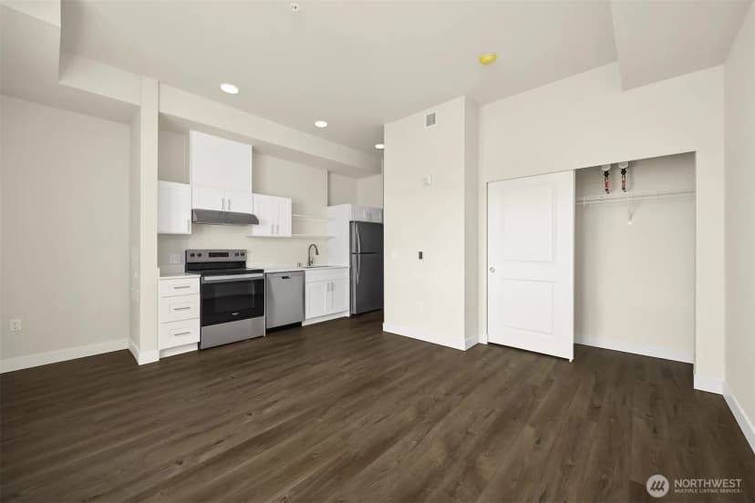 Property photo for 5022 Martin Luther King Jr Way S #509, Seattle photo 4