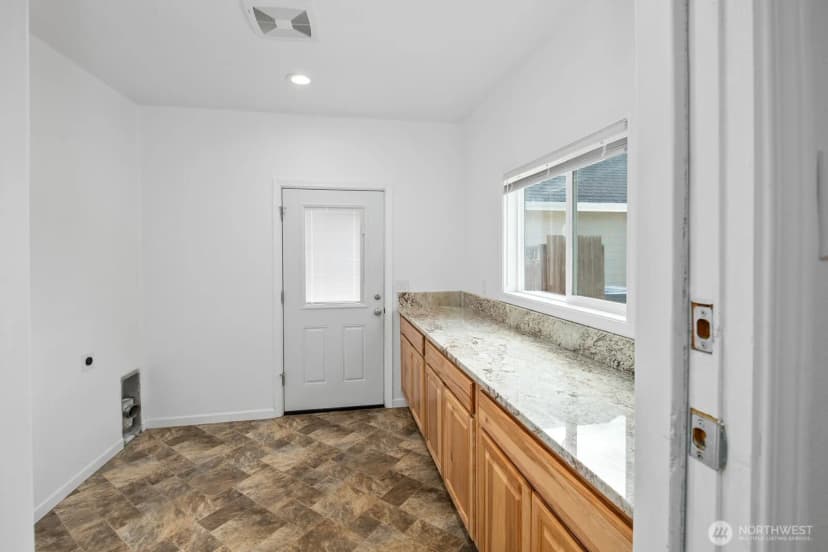 Property photo for 410 E Scott Street, Aberdeen photo 21